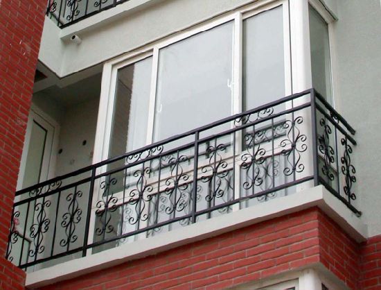Wrought Iron Fence with Powder Coating Based on Self-Color